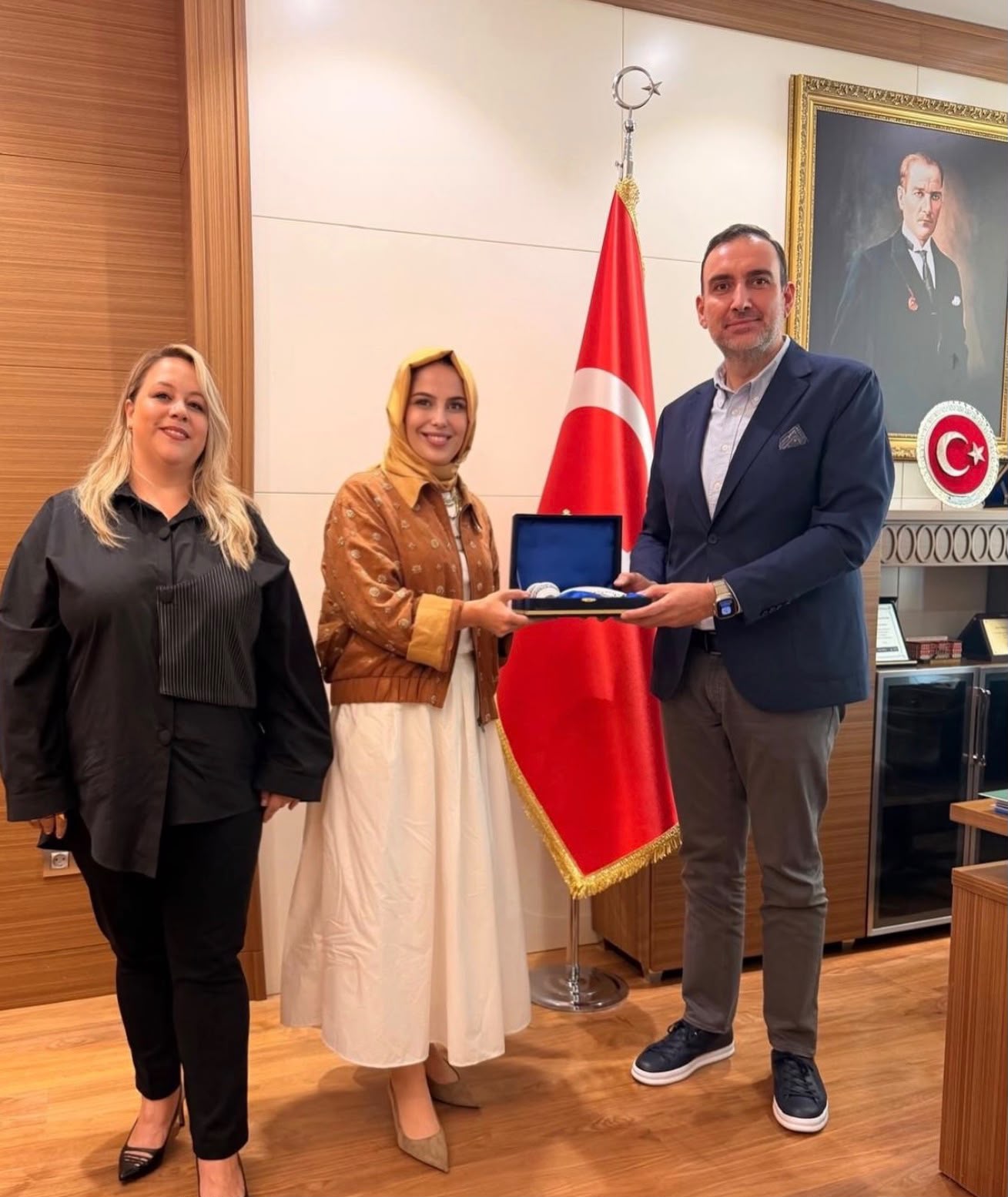 Bursa Büyükşehir Belediyesi Genel Sekreter Yardımcısı Sayın Cüneyt
Taşkesen ile Buluşma
