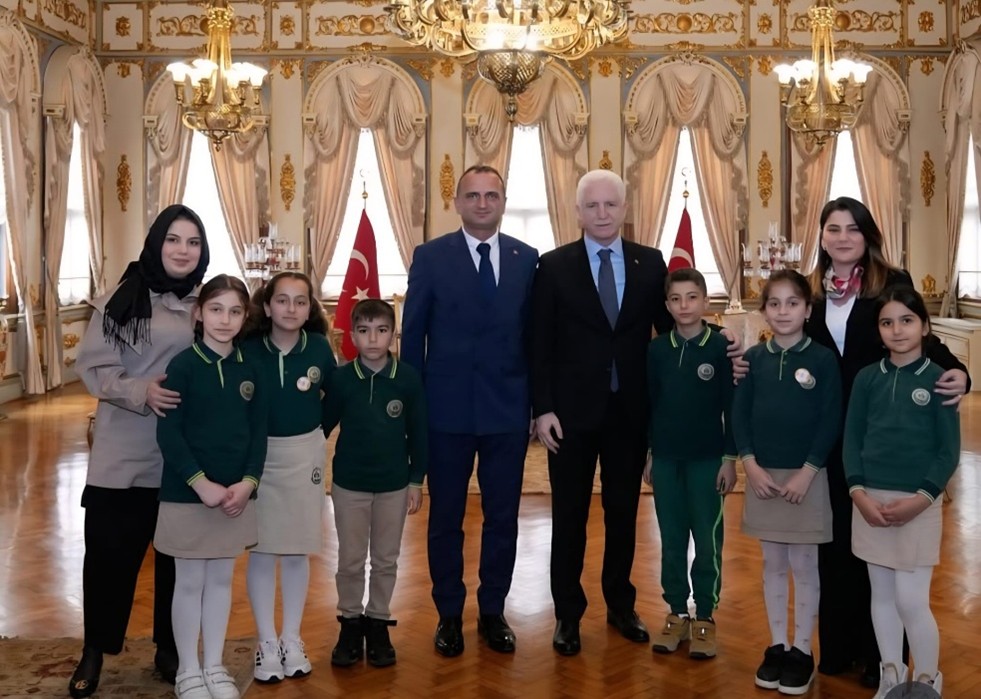 KİTAPSIZ KÖY OKULU KALMASIN